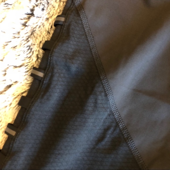 Lululemon breezy crop NWT Size 8 - Picture 5 of 7